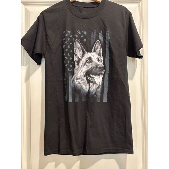 Malinois American Flag T-shirt size Small - Picture 1 of 2